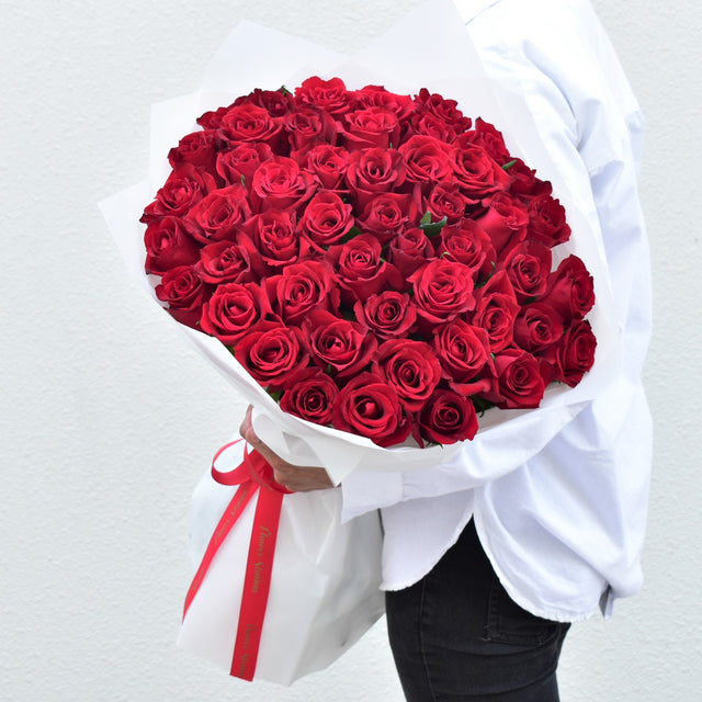 Surprising Your Loved Ones: The Joy of Same Day Flower Delivery in Dubai -  Black Petals Flowers Shop